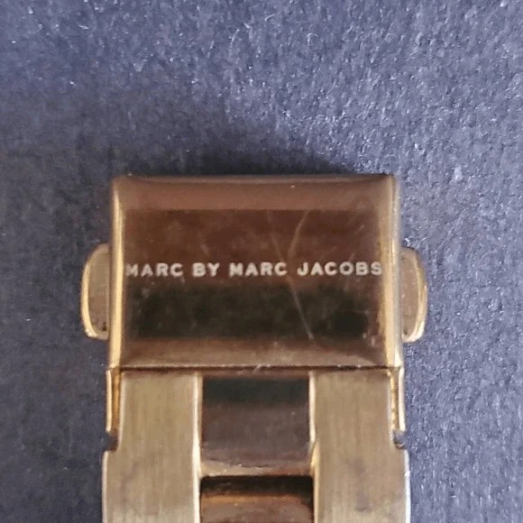 Marc by Marc Jacobs Rose‎ Gold Ladies 34mm Watch - Picture 3 of 8